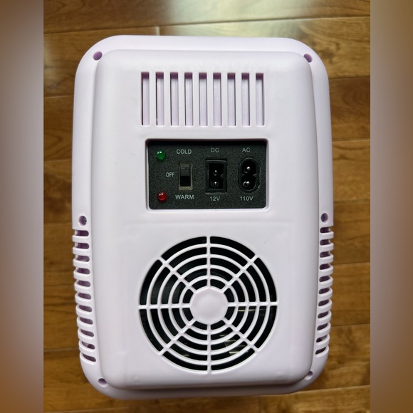 Cooluli 4 Liter Classic Mini Fridge - Nordstrom Exclusive *Small Cosmetic Flaw - Picture 14 of 16